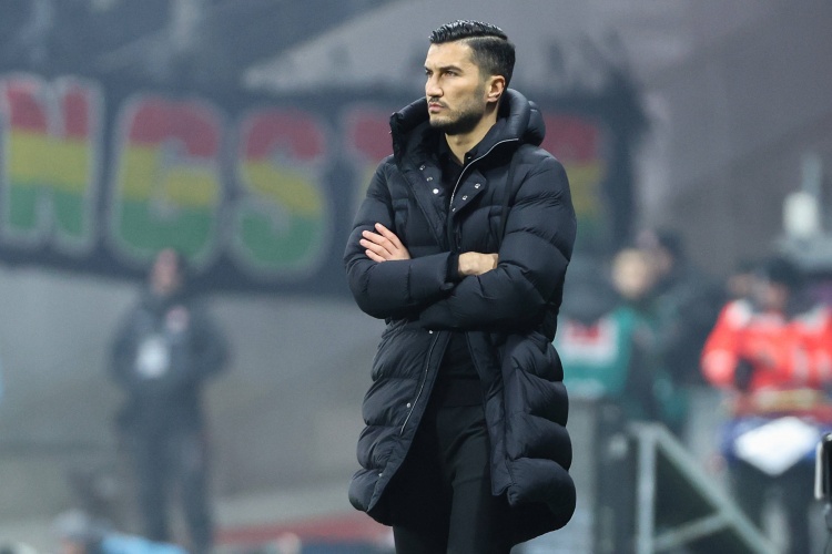 记者：伊斯坦布尔寻找新帅，前多特主帅沙欣成为首选