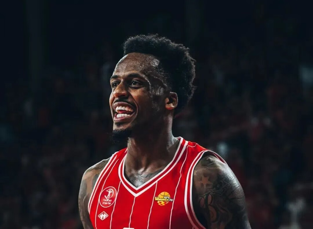 开云体育APP下载-重磅：布莱克尼在CBA打假球具体场次曝光，由此联想广东40分惨败